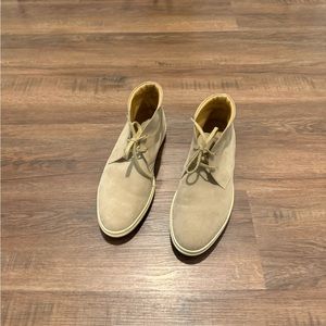 Tod’s Chukka Boots in Nubuck